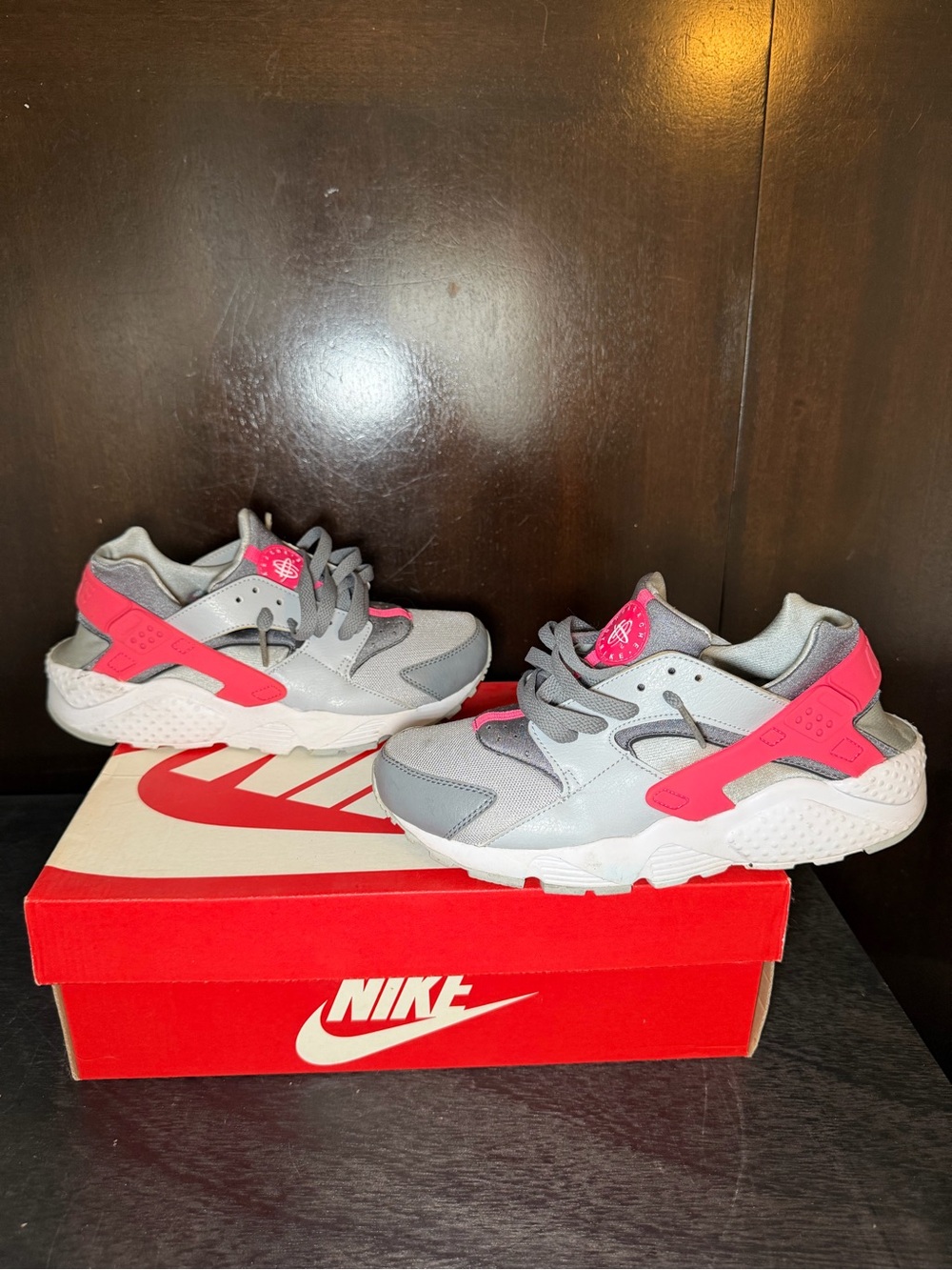 Nike Huarache Run GS 'Wolf Grey Hyper Pink' - Picture 3 of 7